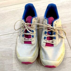 On Helion sneakers. Check the bottoms - soles in good shape!!